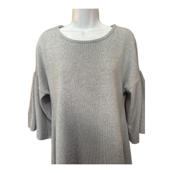 NALLY & MILLIE Gray Tunic Top Flutter Sleeves Size Small Flowy & Feminine - Picture 3 of 6